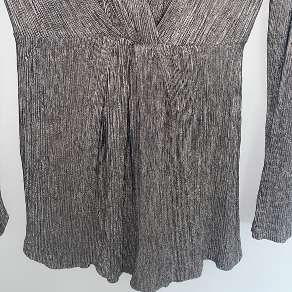 ASTR Kenzie Silver Metallic Romper - Picture 4 of 10